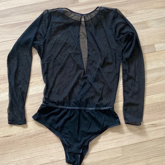 NWOT H&M Mesh Polka Dot Bodysuit long Sleeve with keyhole back - Picture 1 of 7